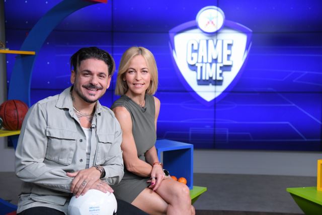 Ο Stan τραγουδάει «Επικίνδυνα» στο ΟΠΑΠ Game Time για το Ελλάδα-Ιρλανδία