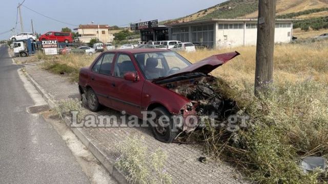 Λαμία: «Καρφώθηκε» στην κολόνα - ΦΩΤΟ