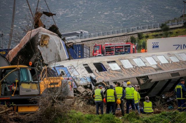 Τέμπη: Δίωξη στην πρόεδρο της ΡΑΣ και σε στέλεχη της Πυροσβεστικής