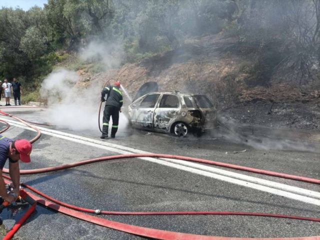 Έσκασε το λάστιχο κι άρπαξε φωτιά αυτοκίνητο