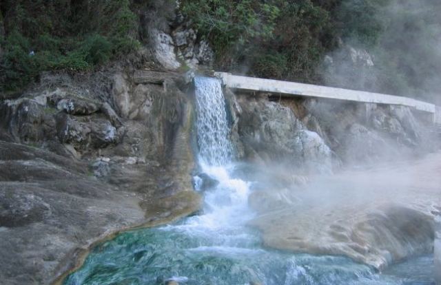 Χώρος αισθησιακής φωτογράφισης τα ιαματικά στις Θερμοπύλες;