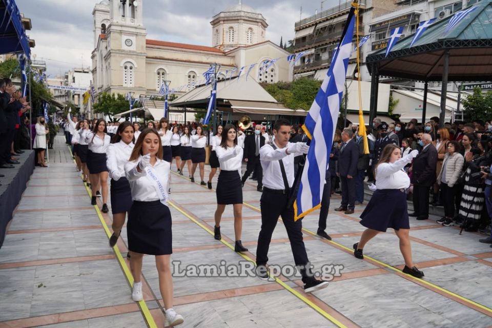 Φωτορεπορτάζ από τη μαθητική και στρατιωτική παρέλαση στη Λαμία (Μέρος 4ο)