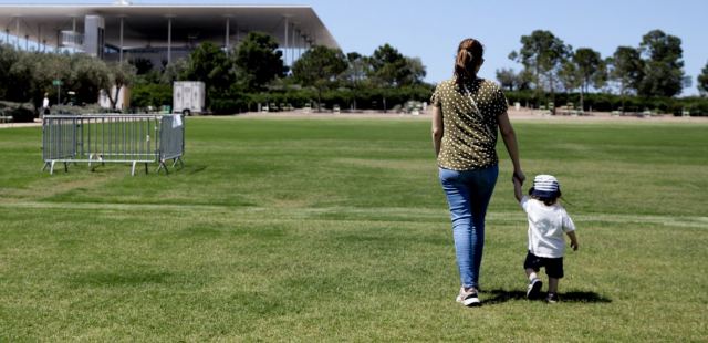 Δημογραφικό: Oι 6 σημαντικότερες δράσεις για την στήριξη των οικογενειών - Ποια νέα μέτρα εξετάζονται