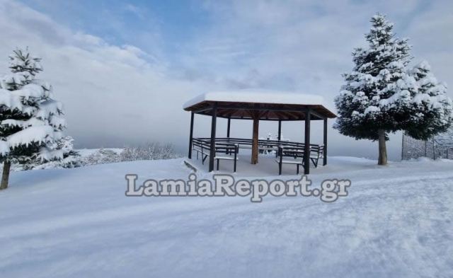 Στα λευκά τα χωριά της Υπάτης - Δείτε εικόνες