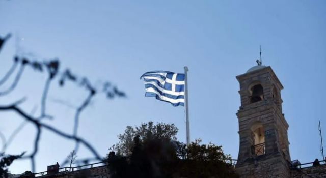 «Διπρόσωπος» ο καιρός το τριήμερο: Πού και πότε θα βρέξει - Η πρόγνωση για την 25η Μαρτίου