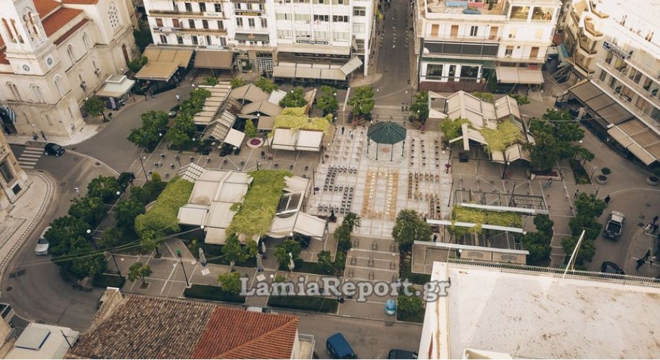 Λαμία: Δείτε από ψηλά τις άδειες καρέκλες στην πλατεία - ΒΙΝΤΕΟ