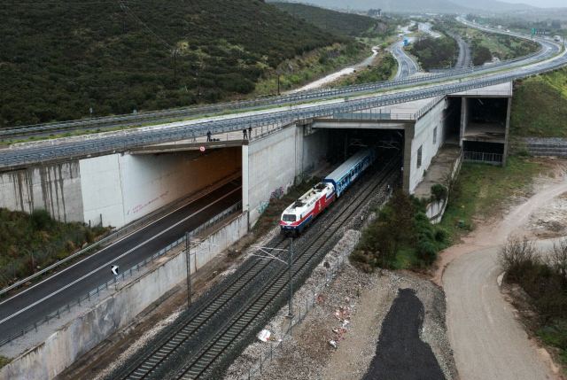 Τέμπη: Ενώπιον του εφέτη ανακριτή δύο στελέχη του ΟΣΕ