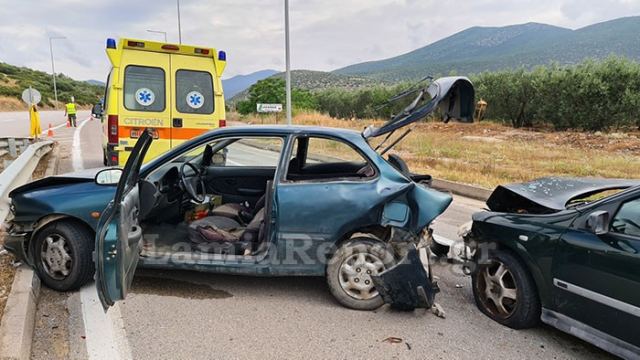 Kαραμπόλα τριών αυτοκινήτων στη Λαμία (BINTEO-ΦΩΤΟ)