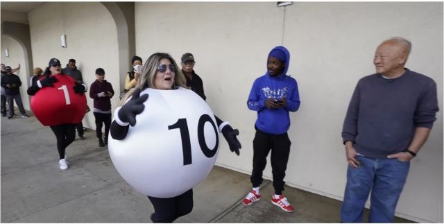 ΗΠΑ: Κέρδισε 2,03 δισ. στο Powerball! Έσπασε τα ταμεία ο μοναδικός νικητής, στην Καλιφόρνια το τυχερό δελτίο