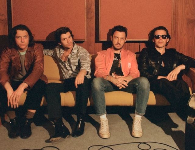 Arctic Monkeys: Μεγάλη συναυλία στην Ελλάδα για το Release Athens