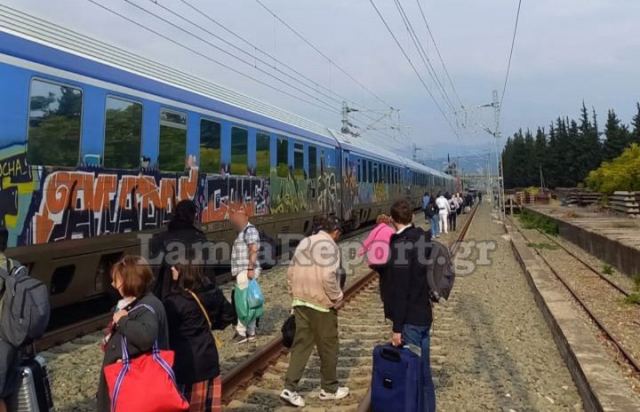 Εκτροχιασμός βαγονιού στην Τιθορέα - Μεγάλες καθυστερήσεις στα δρομολόγια