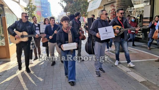 Λαμία: Πατινάδα στα στενά της πόλης για καλό σκοπό (ΒΙΝΤΕΟ-ΦΩΤΟ)