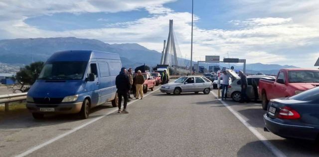 Στη Γέφυρα Ρίου Αντιρρίου οι αγρότες - Κινητοποιήσεων συνέχεια από Λακωνία έως Σέρρες