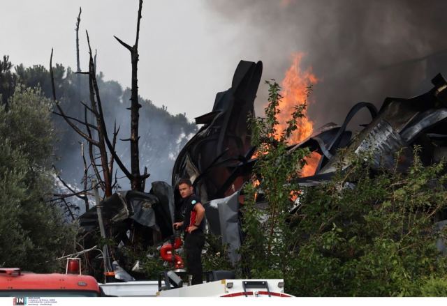 Υπό μερικό έλεγχο η φωτιά στο εργοστάσιο PAL στην Κηφισιά - Συγκλονιστικές εικόνες