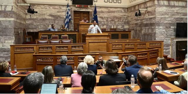 «Μαύρη Δευτέρα» στον ΣΥΡΙΖΑ -Αποχωρήσεις, απειλές για νέο κόμμα, φουντώνουν τα σύννεφα διάσπασης