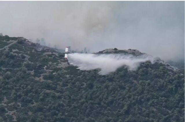 Η τιτάνια μάχη των ιπτάμενων στα πύρινα μέτωπα - Όσα «είδε» το συντονιστικό ελικόπτερο της Πυροσβεστικής - Συγκλονιστικά πλάνα!