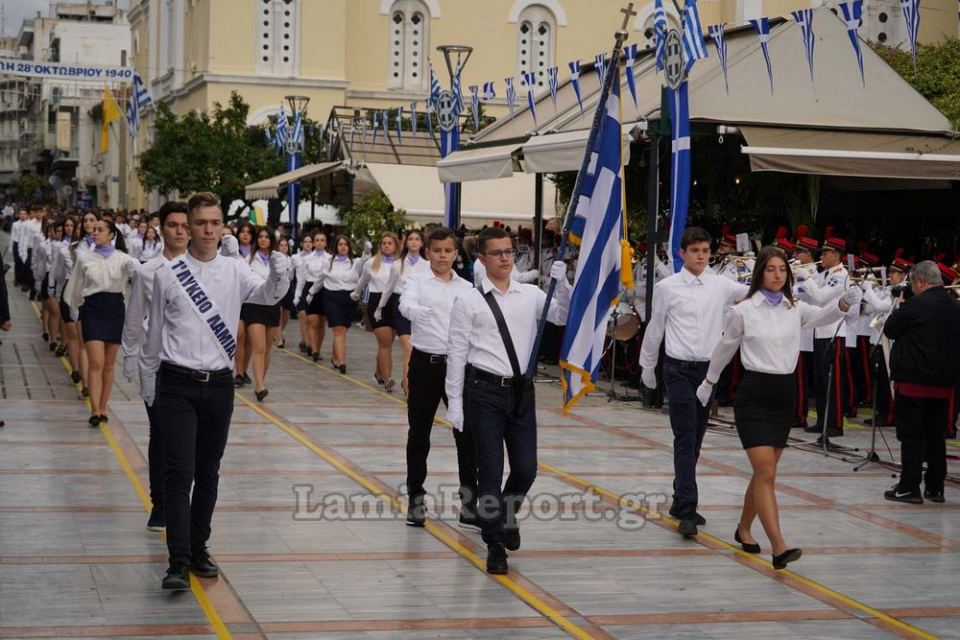 Φωτορεπορτάζ από την παρέλαση της 28ης Οκτωβρίου - Λύκεια