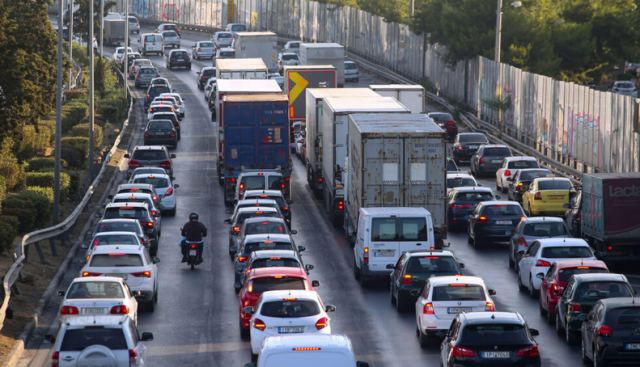 Μποτιλιάρισμα στον Κηφισό λόγω τροχαίου ατυχήματος - Καραμπόλα 5 οχημάτων