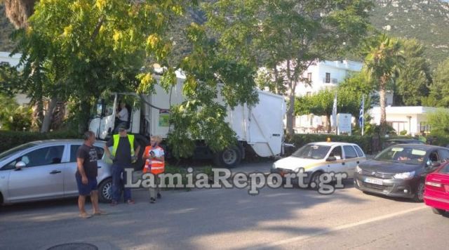 Καμένα Βούρλα: Σφήκα τσίμπησε οδηγό απορριμματοφόρου κι έγινε χαμός