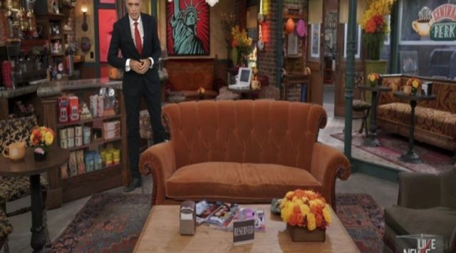 Ο Νίκος Ευαγγελάτος μπήκε στο... Central Perk και το twitter πήρε «φωτιά»: «Ευτυχώς δεν πέθανε ο Ντι Κάπριο να στριμωχτεί σε μια σανίδα κάπου στο Ατλαντικό»