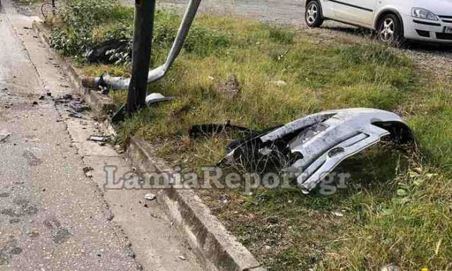 Λαμία: Έχασε τον έλεγχο του αυτοκινήτου και έπεσε σε κολόνα