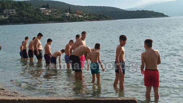 Μαθητής έπιασε το σταυρό στη Γλύφα