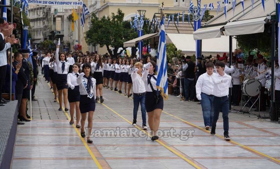 Φωτορεπορτάζ από την παρέλαση της 28ης Οκτωβρίου - Γυμνάσια