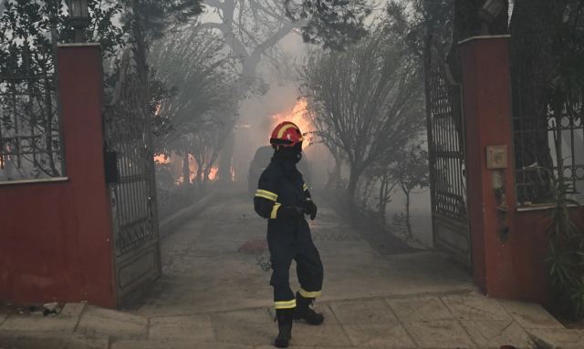 Ο ορθοπεδικός που πιάστηκε μαζί με την σύντροφό του για τις φωτιές στη Νέα Μάκρη