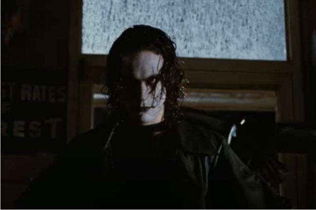 The Crow: Οι πρώτες εικόνες από το reboot της θρυλική ταινίας με τον Brandon Lee