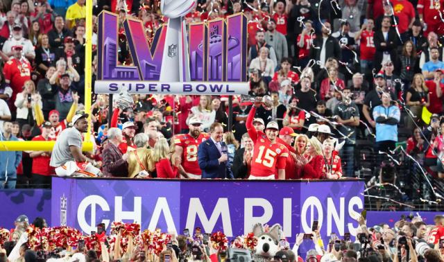 Super Bowl: Πρωταθλητές για δεύτερη σερί χρονιά οι Kansas City Chiefs του Γιώργου Καρλαύτη, νίκησαν με 25-22 τους 49ers