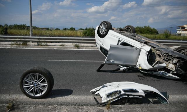 Έχασε τον έλεγχο και ανατράπηκε - Δείτε εικόνες