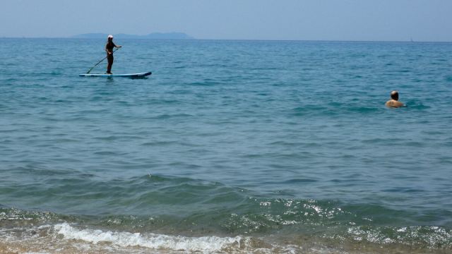 Κινδύνευσαν μητέρα και γιος που έκαναν όρθια κωπηλατική σανίδα