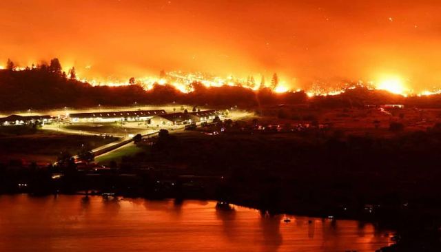 Σε κατάσταση έκτακτης ανάγκης βόρειες περιοχές του Καναδά που φλέγονται εδώ και μήνες – 6.000 άνθρωποι απομακρύνθηκαν