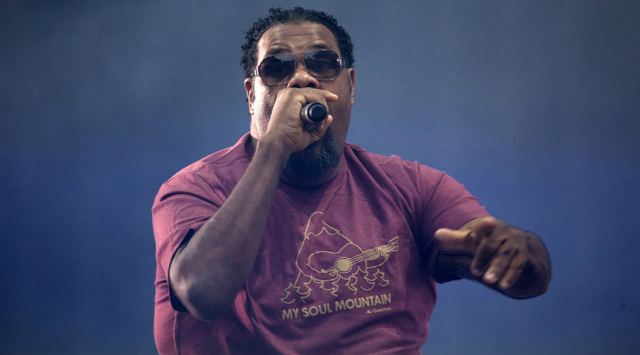 Πέθανε στα 53 του ο ράπερ Fatman Scoop – Κατέρρευσε στη σκηνή