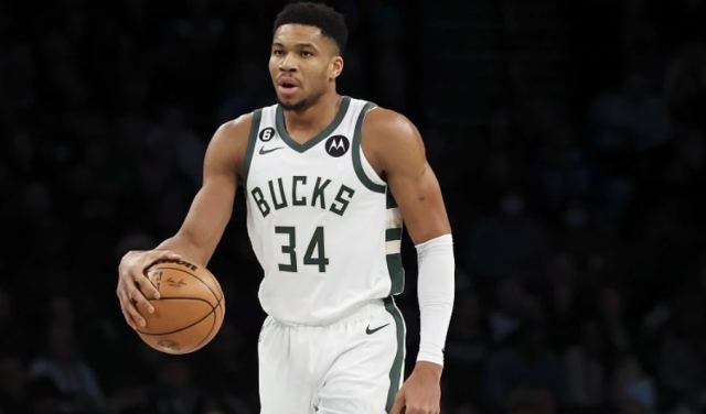 NBA: Ο «γήινος» Giannis καθοδήγησε την εντυπωσιακή ανατροπή των Μπακς - Επέστρεψαν από το -17 κόντρα στους Νικς