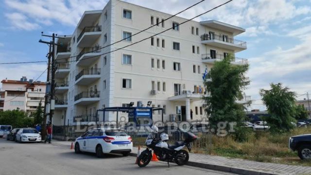 Λαμία: Κλιμάκιο του ΕΟΔΥ στο Αστυνομικό Μέγαρο (ΒΙΝΤΕΟ-ΦΩΤΟ)