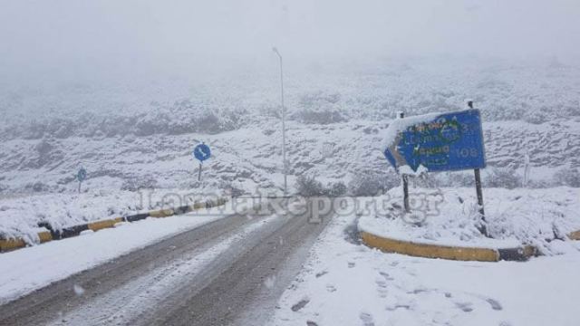 Φωτορεπορτάζ από τη χιονισμένη Λαμία