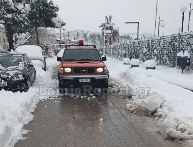 34 κλήσεις στην Πυροσβεστική για παροχή βοήθειας από το χιονιά