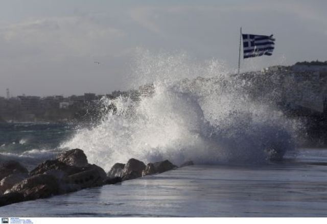 Ξεπέρασαν τα 100χλμ. οι ριπές του ανέμου στο Αιγαίο - Κάρυστος και Τήνος «ζαλίστηκαν» περισσότερο