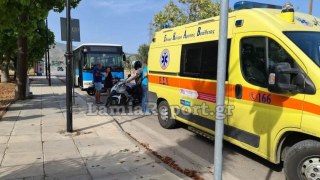 Λαμία: Παραβίασε STOP, χτύπησε δικυκλιστή και τον εγκατέλειψε - ΒΙΝΤΕΟ