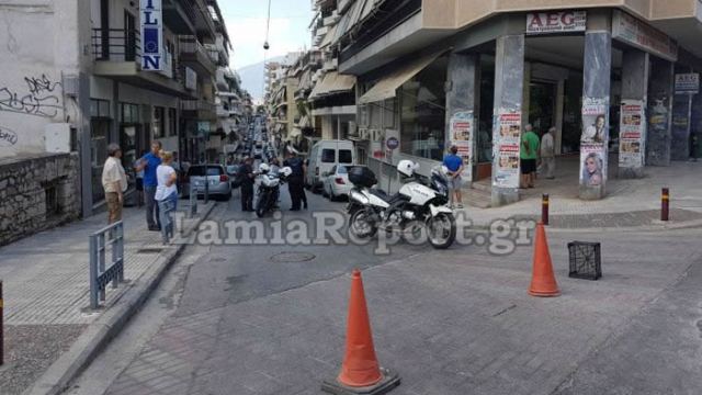 Λαμία: «Έβρεξε» μάρμαρα στο κέντρο της πόλης - Από τύχη δε θρηνήσαμε θύματα (ΒΙΝΤΕΟ)